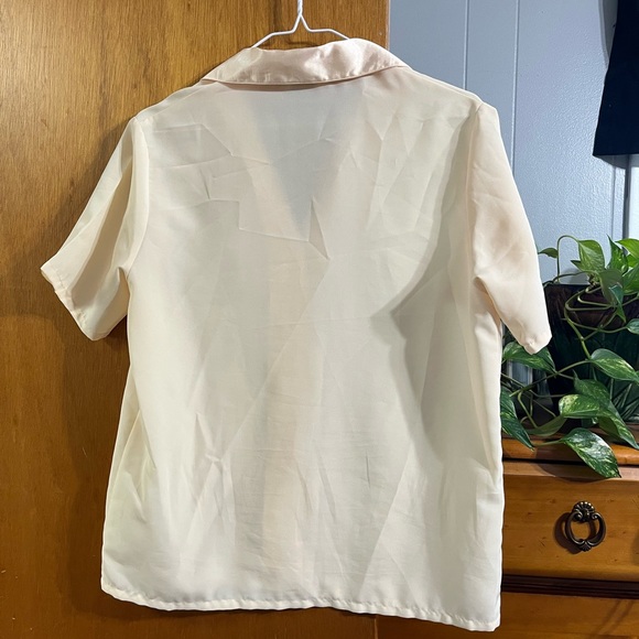 Vintage Bentley Cream Pleated Short Sleeve Button Down Size Small Blouse Top - Picture 8 of 8